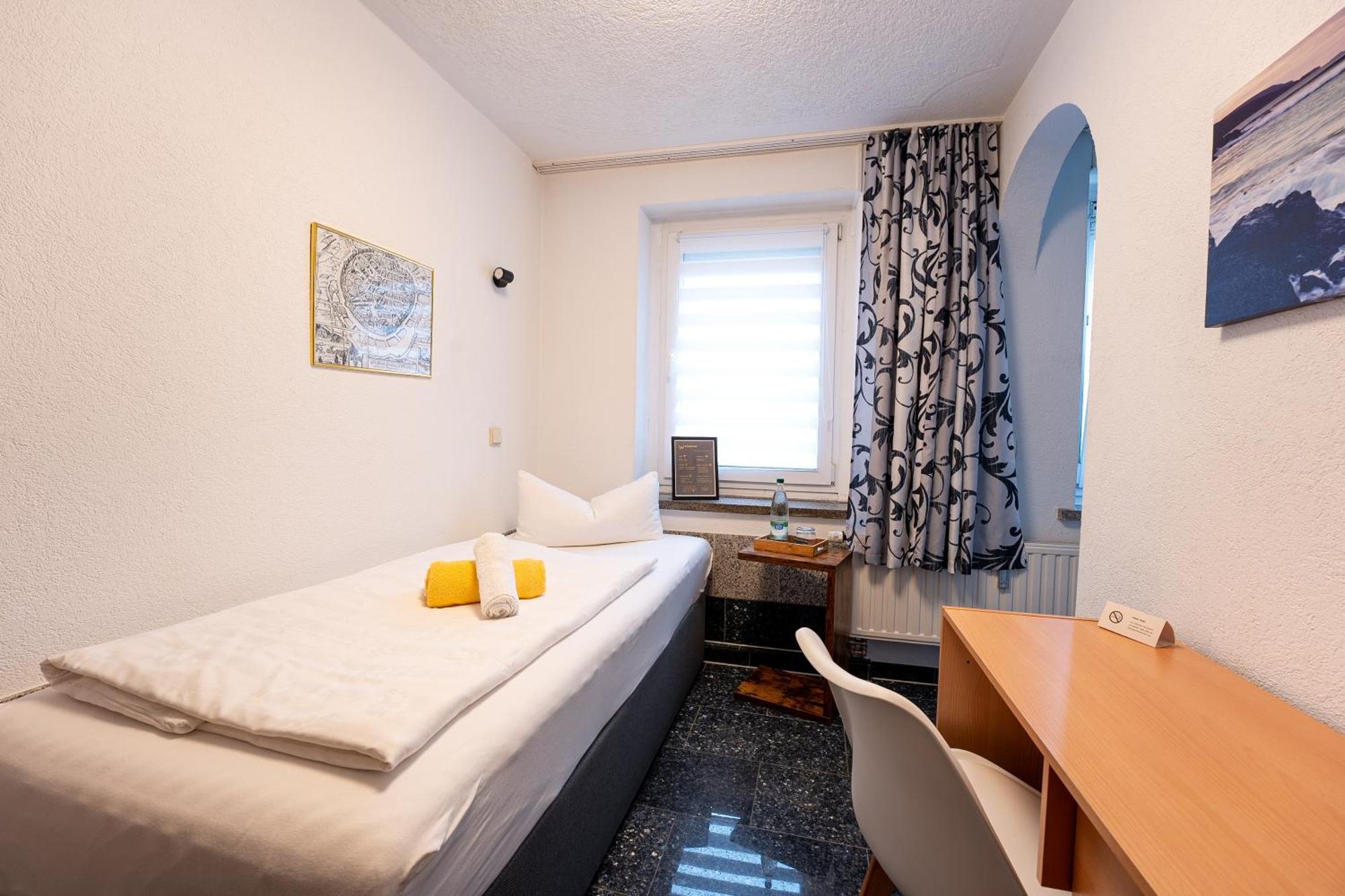 Pension Krone Freiberg Extérieur photo
