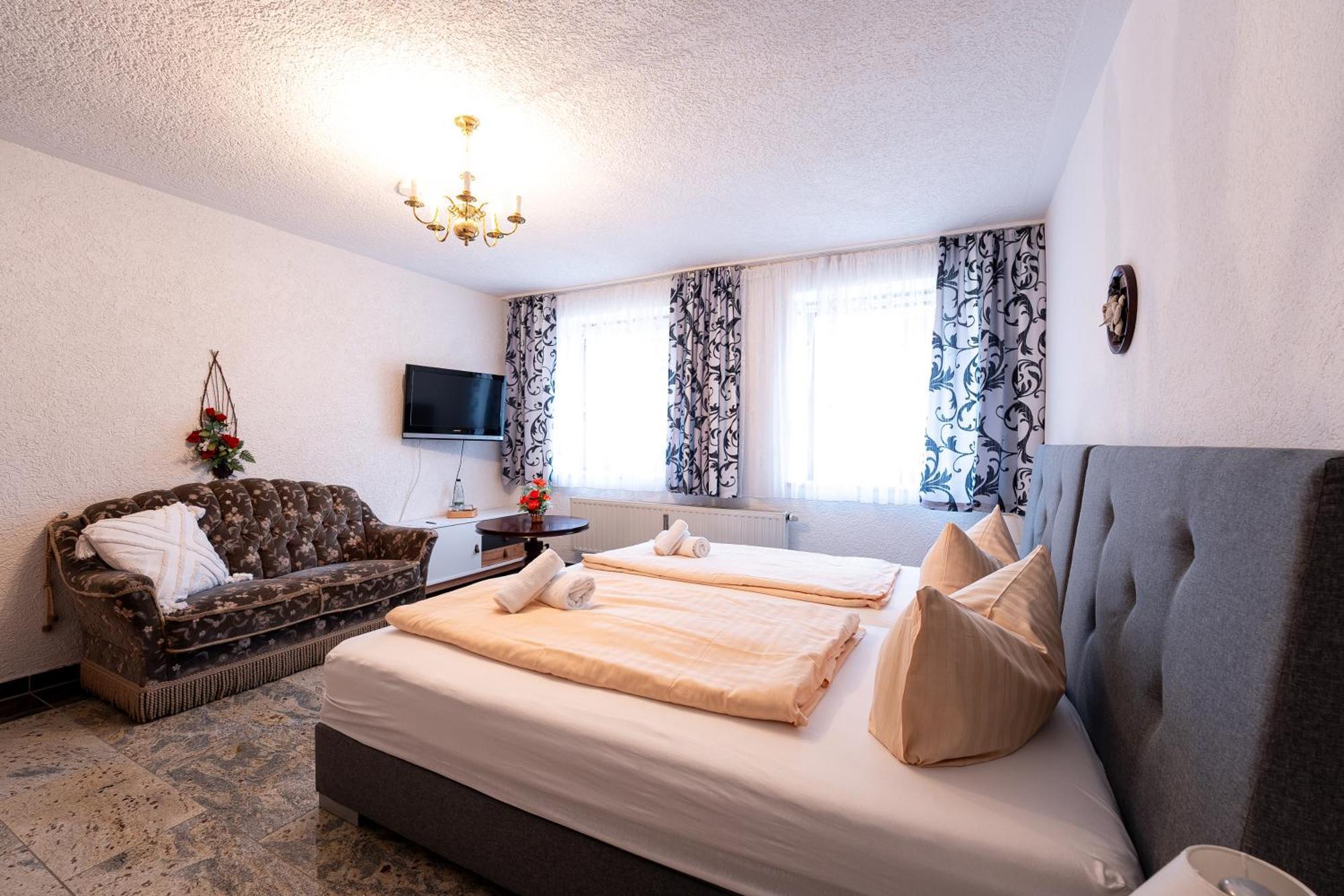 Pension Krone Freiberg Extérieur photo