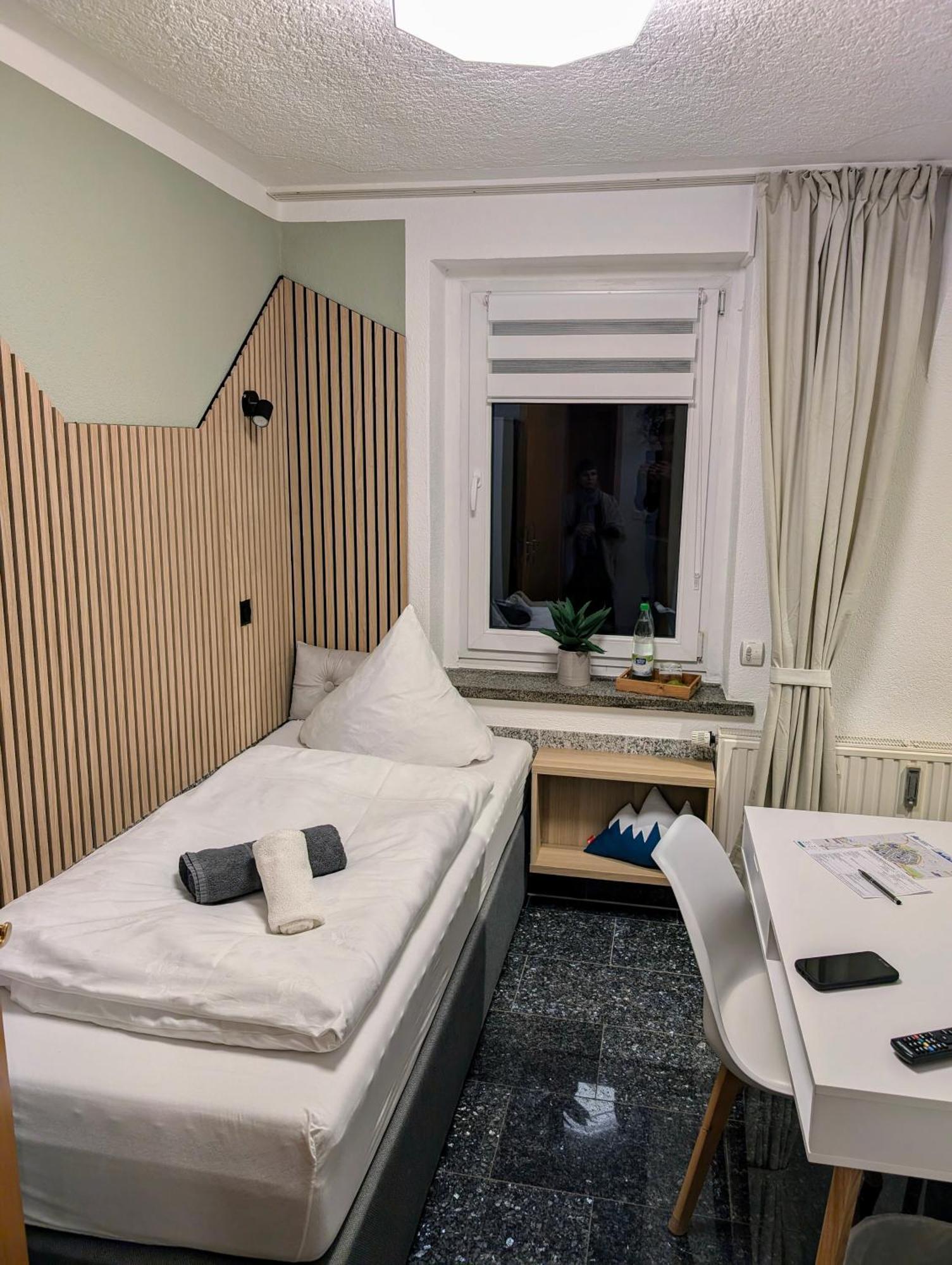 Pension Krone Freiberg Extérieur photo